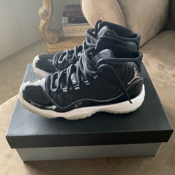 Jordan 11 Jubilee 25th Anniversary - Picture 2 of 4